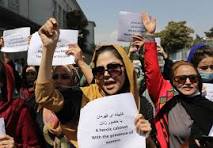 لوڈشیڈنگ کے خلاف خواتین سڑکوں پر آگئیں، حکومت کے خلاف نعرے بازی